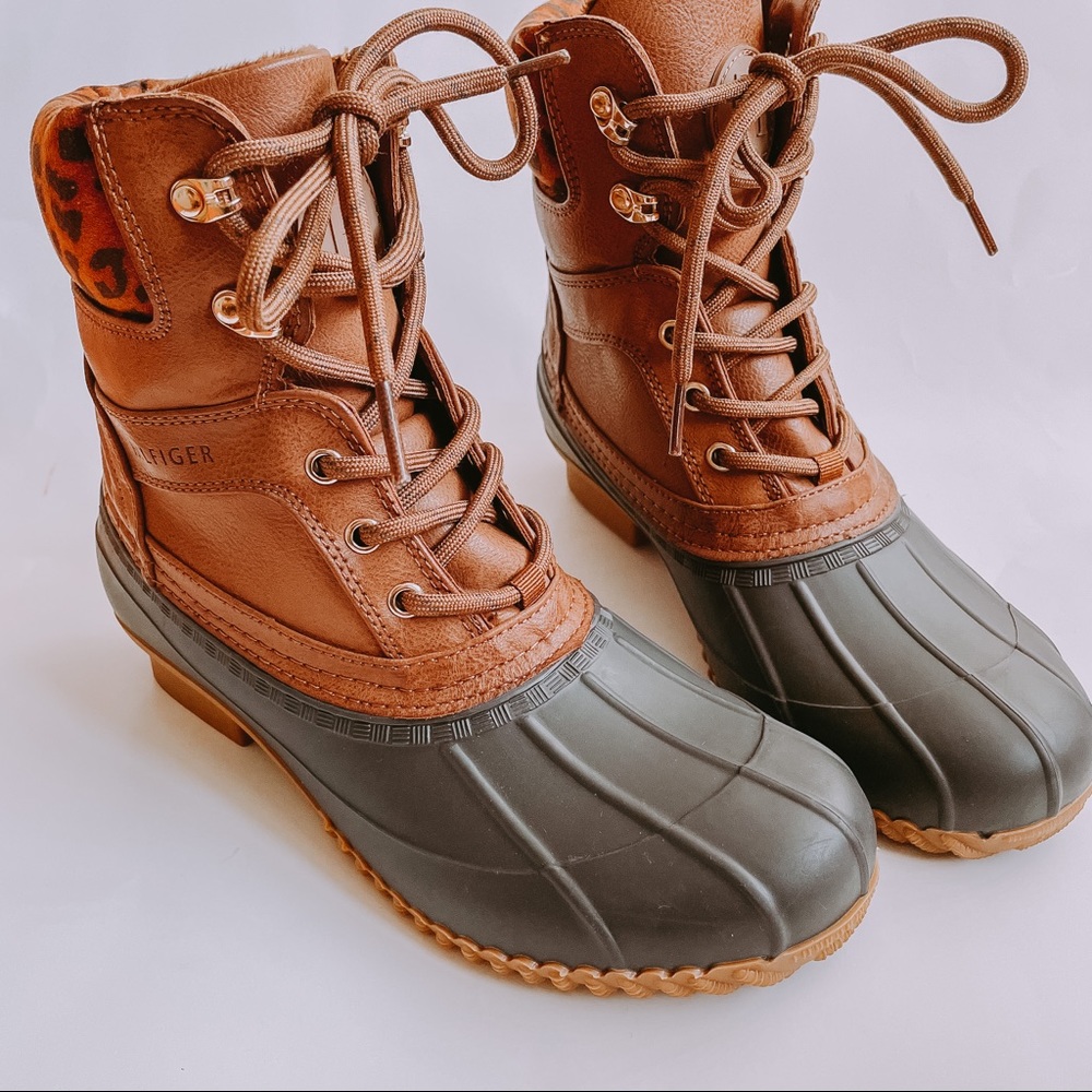 Tommy Hilfiger Reise leopard print high top duck rain boots 9